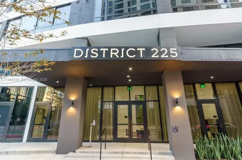 225 N Miami Avenue Miami FL 33131