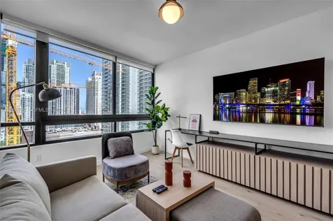 225 N Miami Avenue Miami FL 33131