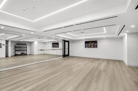 225 N Miami Avenue Miami FL 33131