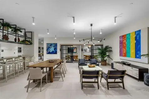 225 N Miami Avenue Miami FL 33131