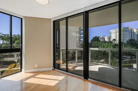 20185 E Country Club Drive Aventura FL 33180