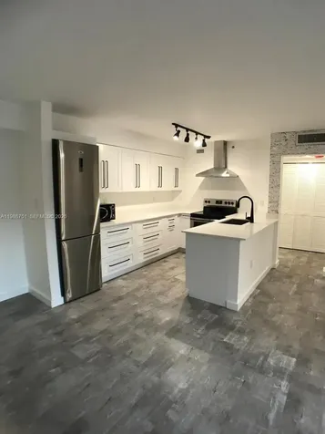 751 N Pine Island Road Plantation FL 33324