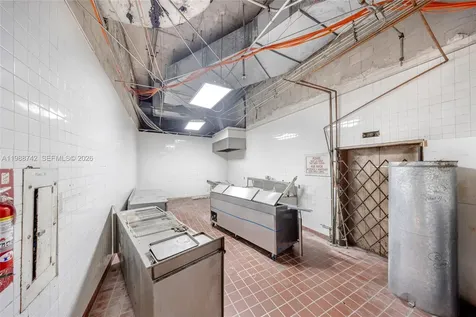 5445 Collins Avenue Miami Beach FL 33140