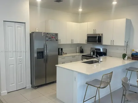 728 SE 14th Court Homestead FL 33034