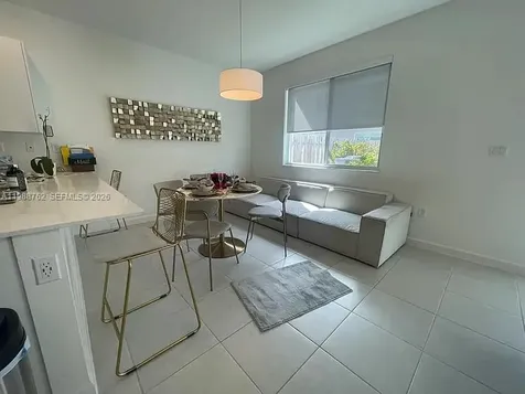 728 SE 14th Court Homestead FL 33034