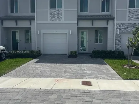 728 SE 14th Court Homestead FL 33034