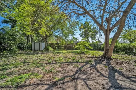 1300 NE 137th Street North Miami FL 33161