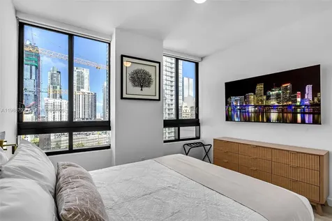 225 N Miami Miami FL 33131