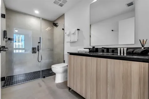 225 N Miami Miami FL 33131