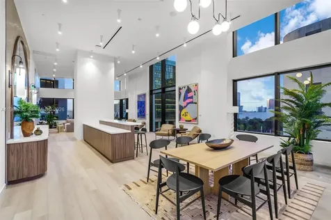 225 N Miami Miami FL 33131