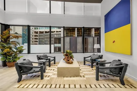 225 N Miami Miami FL 33131