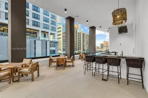 225 N Miami Miami FL 33131