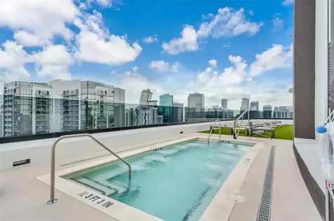 225 N Miami Miami FL 33131