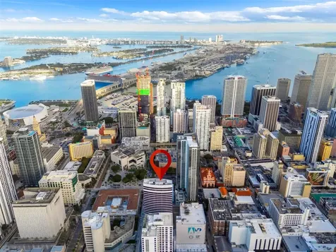 225 N Miami Miami FL 33131