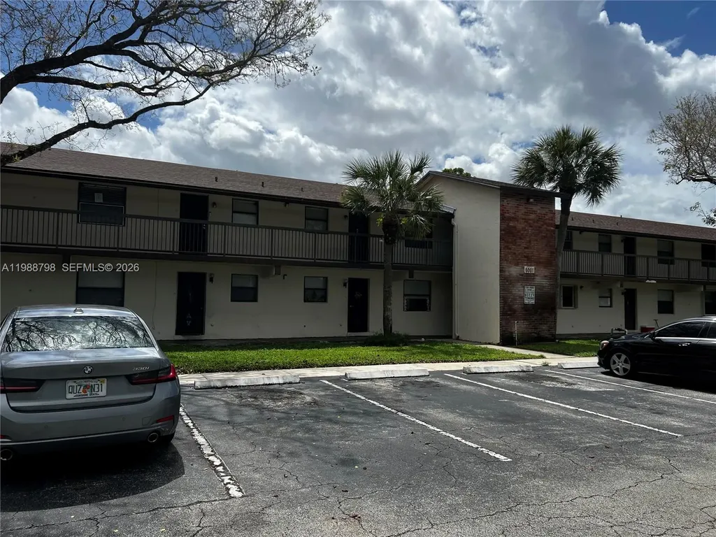 6001 Shakerwood Circle Tamarac FL 33319