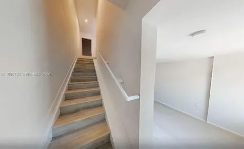 2505 NE 193rd Street Miami FL 33180