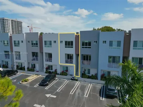 2505 NE 193rd Street Miami FL 33180