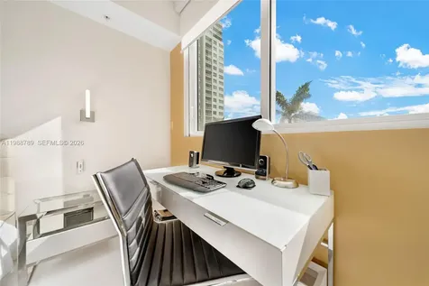 253 NE 2nd Street Miami FL 33132