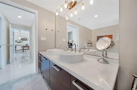253 NE 2nd Street Miami FL 33132