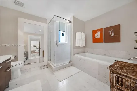 253 NE 2nd Street Miami FL 33132