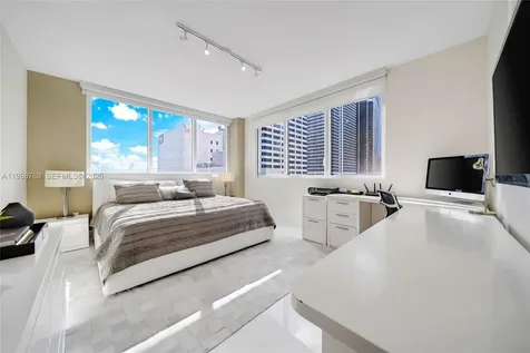 253 NE 2nd Street Miami FL 33132