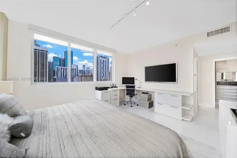 253 NE 2nd Street Miami FL 33132