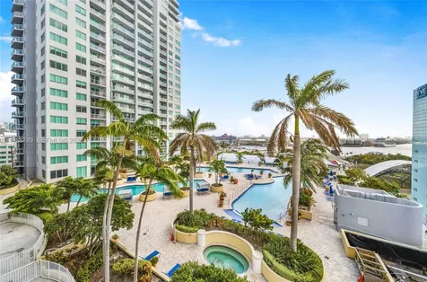 253 NE 2nd Street Miami FL 33132