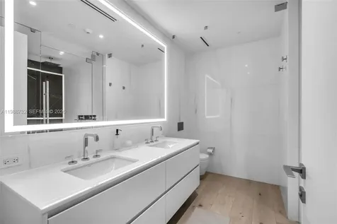 300 Biscayne Boulevard Way Miami FL 33131