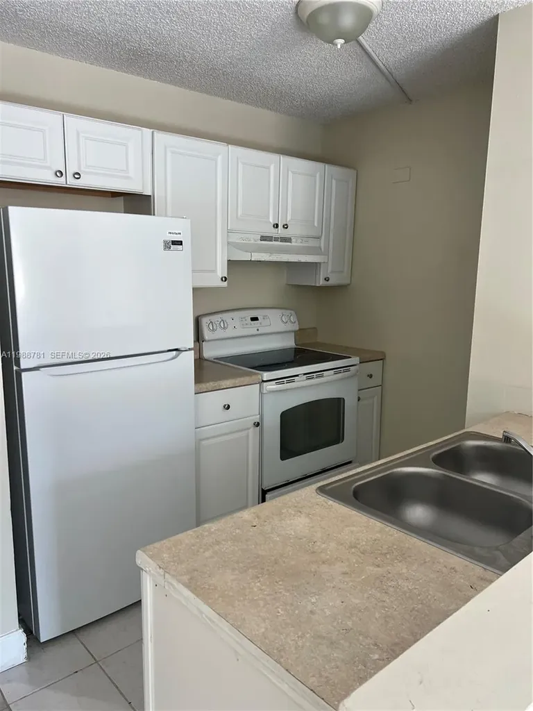 2701 Riverside Drive Coral Springs FL 33065