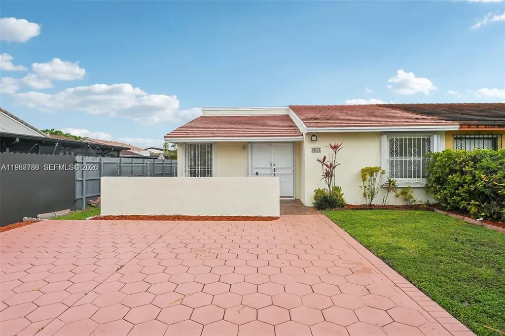 9585 SW 1st Terrace Miami FL 33174
