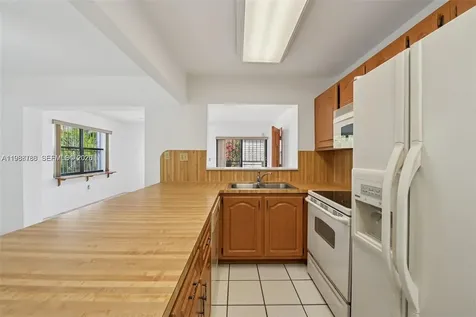 9585 SW 1st Terrace Miami FL 33174