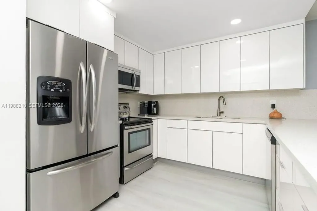 6960 Miami Gardens Drive Hialeah FL 33015