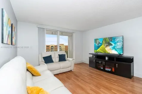 6960 Miami Gardens Drive Hialeah FL 33015