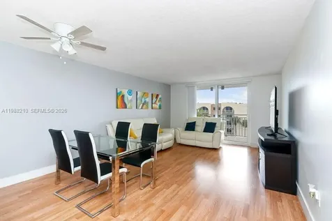 6960 Miami Gardens Drive Hialeah FL 33015