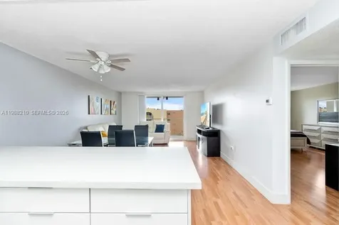 6960 Miami Gardens Drive Hialeah FL 33015
