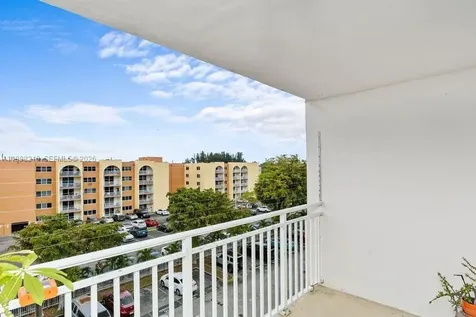 6960 Miami Gardens Drive Hialeah FL 33015