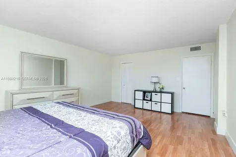 6960 Miami Gardens Drive Hialeah FL 33015