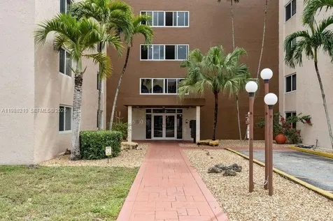 6960 Miami Gardens Drive Hialeah FL 33015