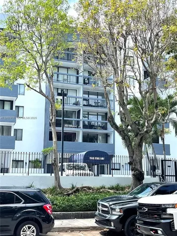 2715 Tigertail Avenue Coconut Grove FL 33133