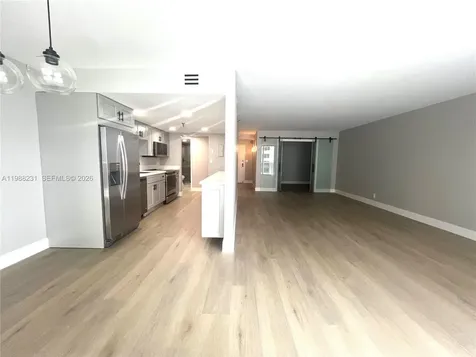 2401 Collins Avenue Miami Beach FL 33140