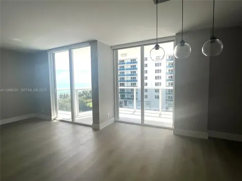 2401 Collins Avenue Miami Beach FL 33140
