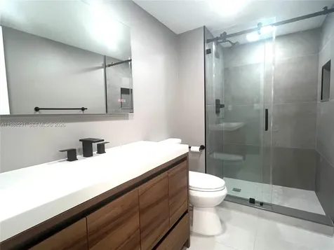 2401 Collins Avenue Miami Beach FL 33140