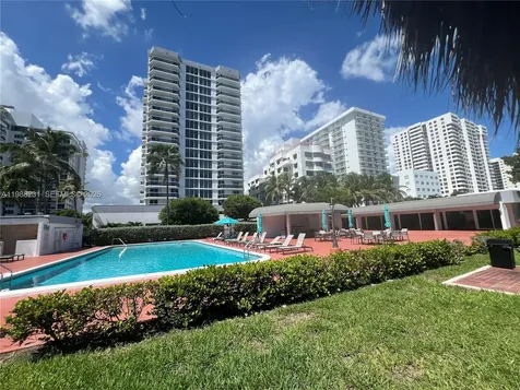 2401 Collins Avenue Miami Beach FL 33140