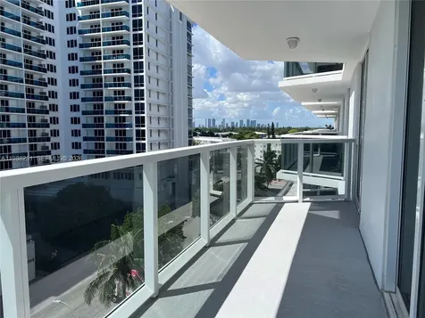 2401 Collins Avenue Miami Beach FL 33140