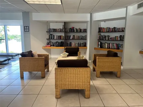 2401 Collins Avenue Miami Beach FL 33140