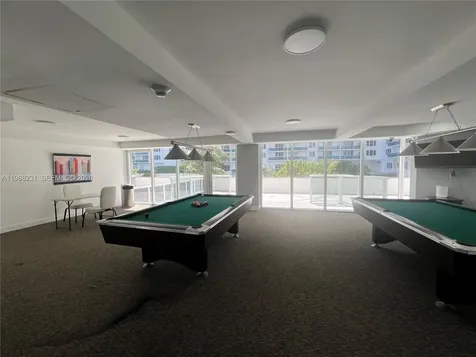 2401 Collins Avenue Miami Beach FL 33140