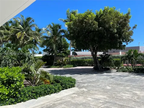 2401 Collins Avenue Miami Beach FL 33140