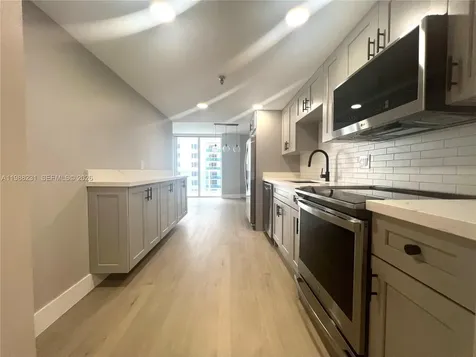 2401 Collins Avenue Miami Beach FL 33140