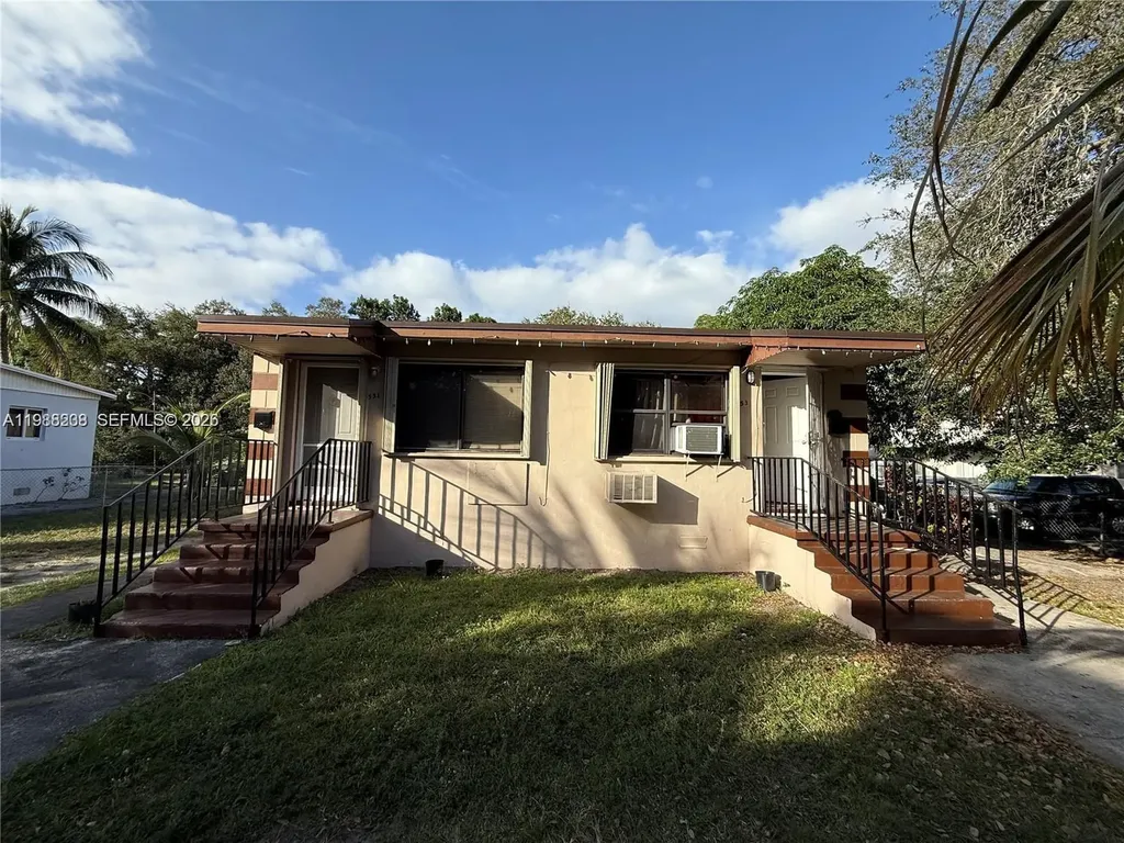 551-553 NE 133rd Street North Miami FL 33161