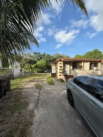 551-553 NE 133rd Street North Miami FL 33161